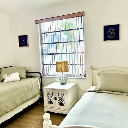 Lush Tropical Big Home Close To Airport, Calle 8, Coral Gables And Lots More Miami Amenities Exterior foto